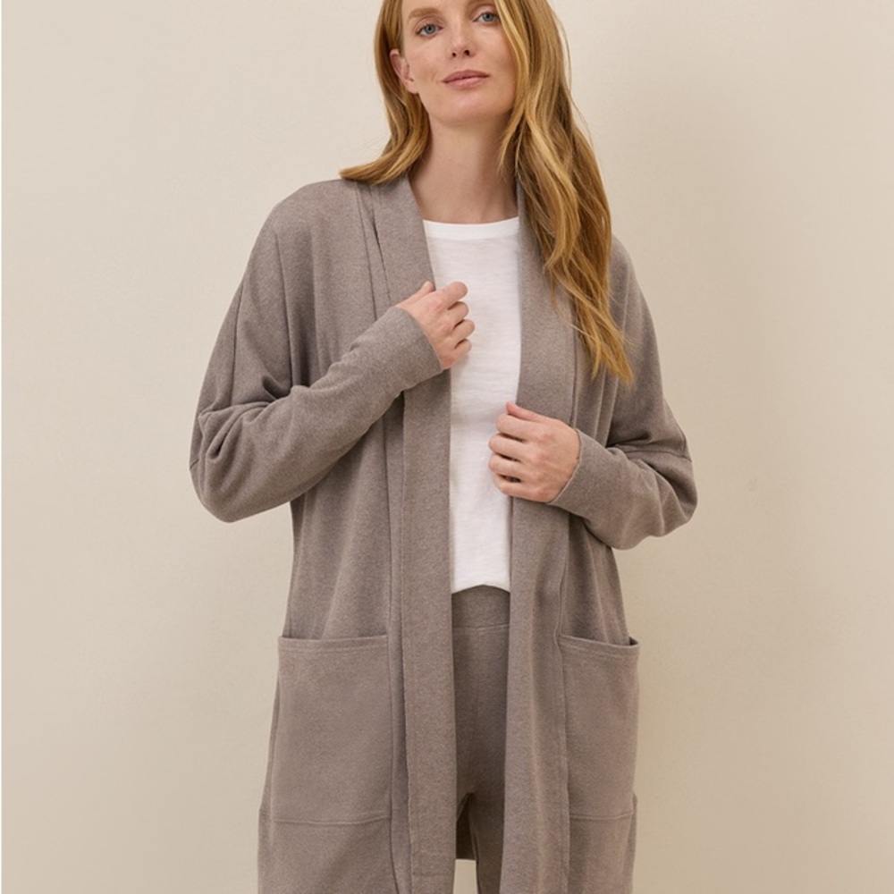 Pact Women's Taupe Airplane Wrap